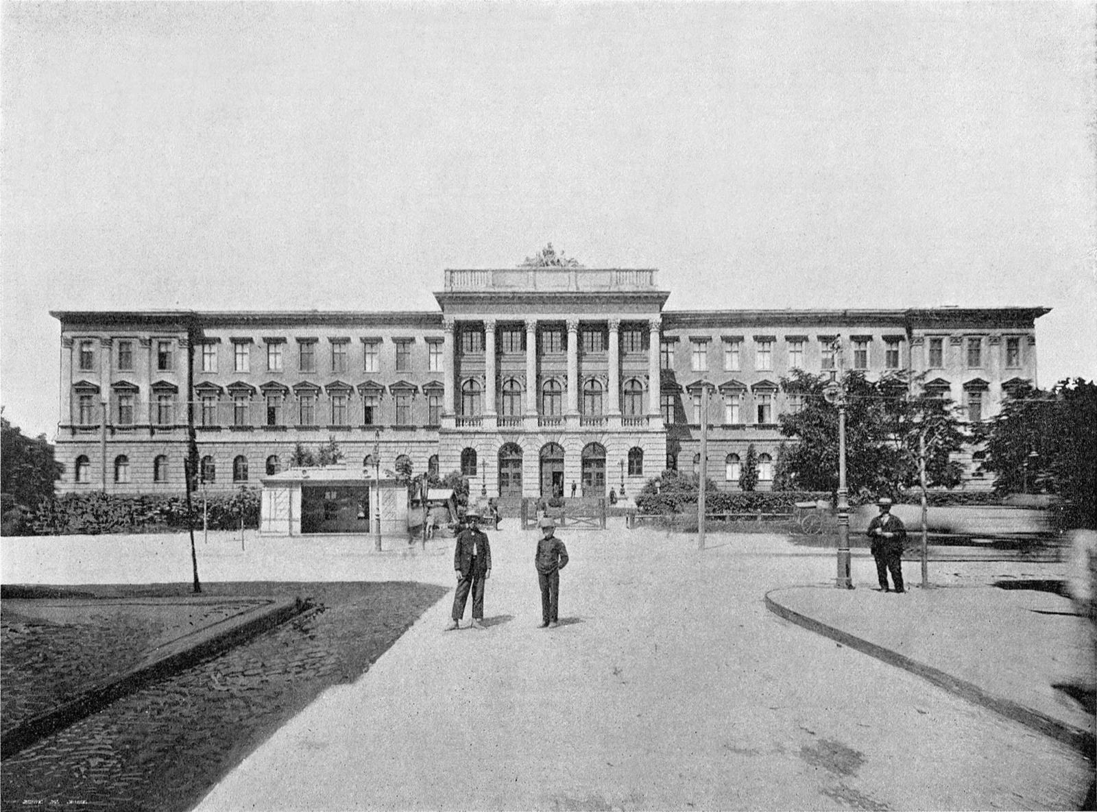 Polytechnische Schule Lemberg (1873–1877 nach Entwürfen von Julian Zachariewicz erbaut), um 1904.